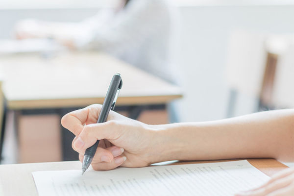 欧洲国家的女人都那么开放吗，穿衣感觉很暴露