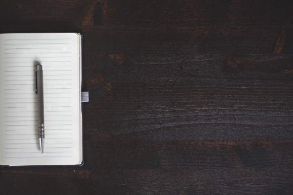 去英国留学一年包括生活费一共需要多少费用？